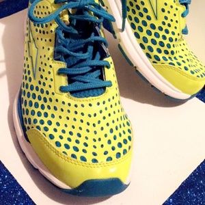 Avia Finesse Women's 11W Running Shoes